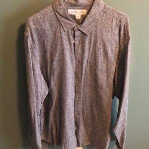 Men’s pinstriped button down shirt.